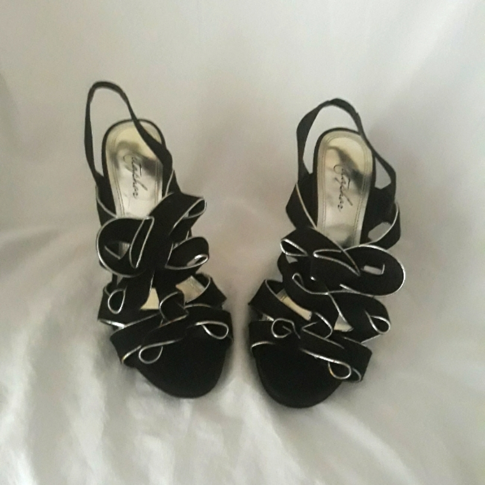 Metaphor,  size 10M, black and silver